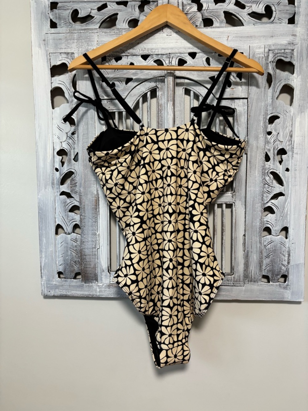 NEW Janela Bay Shoulder Tie Cream Black Square Floral One Piece Swimsuit - Picture 5 of 10